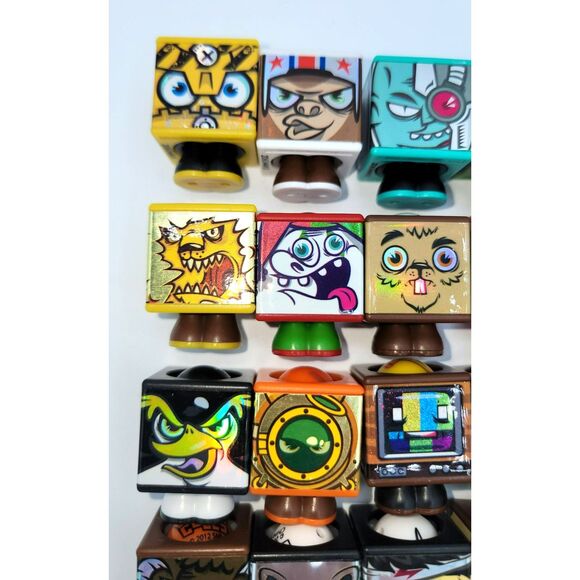 Crazy Cubes by Spin Master (Lot of 17) Square Face Toys with Cards - Picture 5 of 6